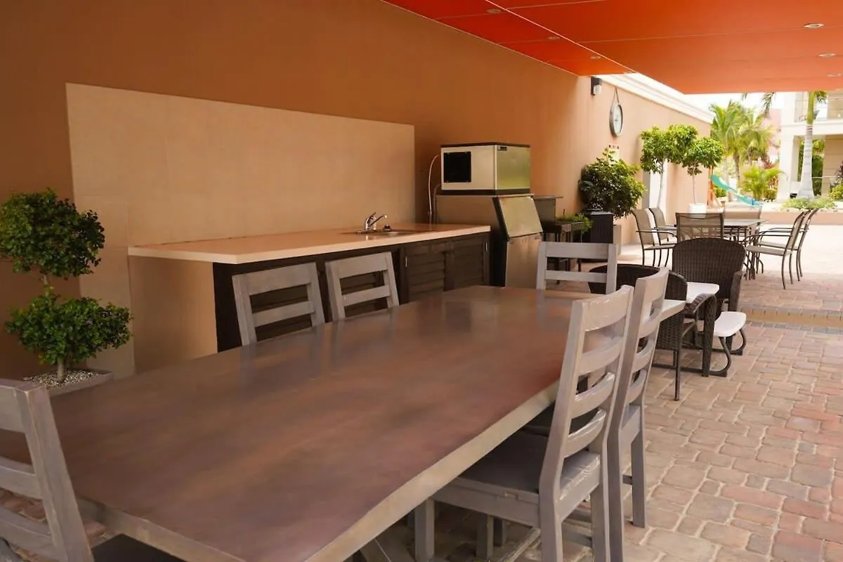 Beautiful Apartment In Eagle Beach Levent Palm Beach