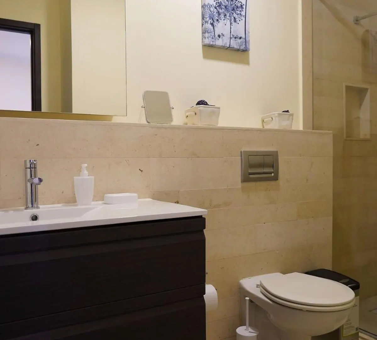 Beautiful Apartment In Eagle Beach Levent Palm Beach